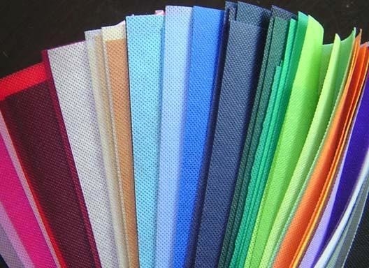 주문 의학 가구를 위한 친수성 반대로 정체되는 PP 비 길쌈된 직물 80gsm online manufacture